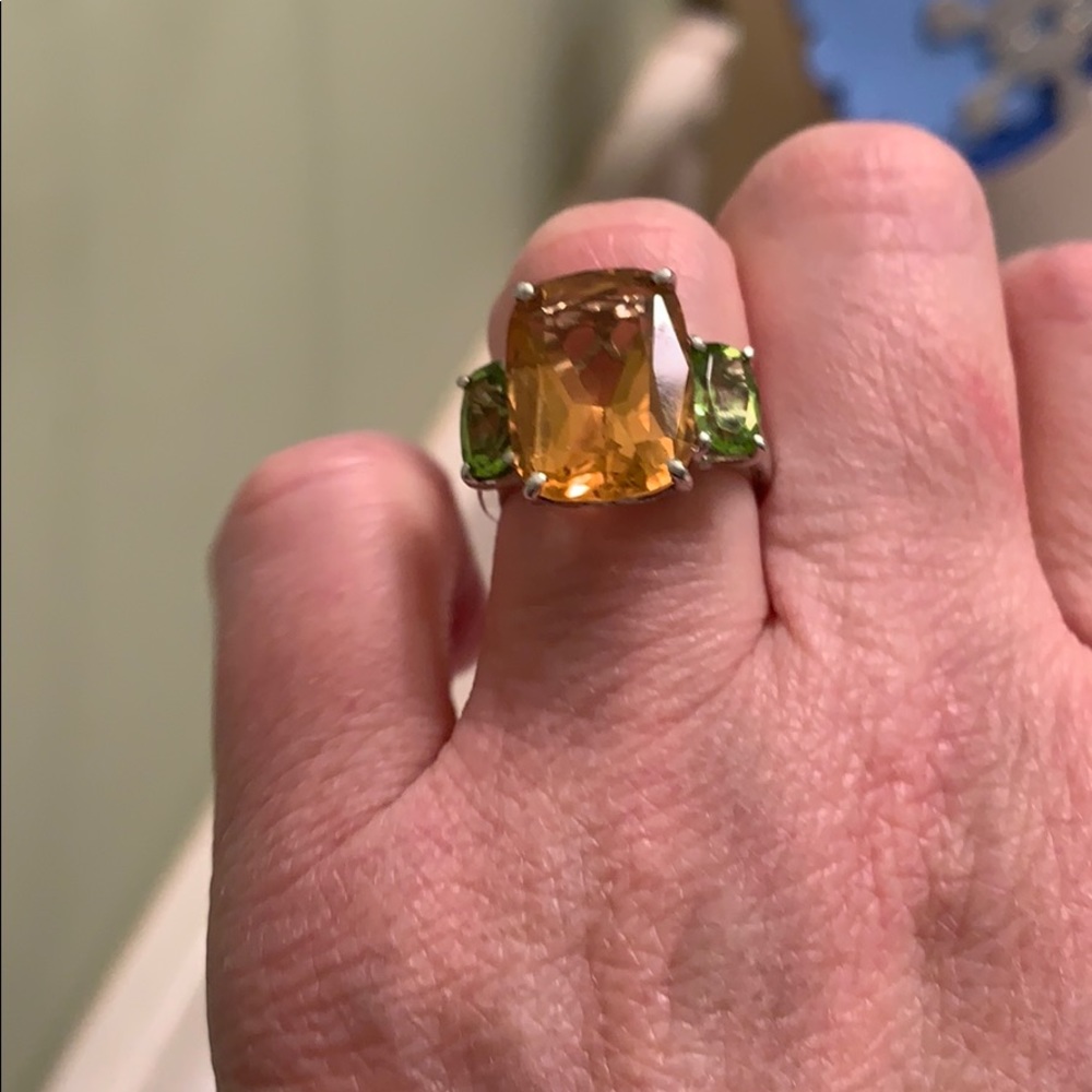 Cintrine and Peridot ring